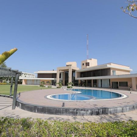 Отель Club Heaven Palanpur Экстерьер фото