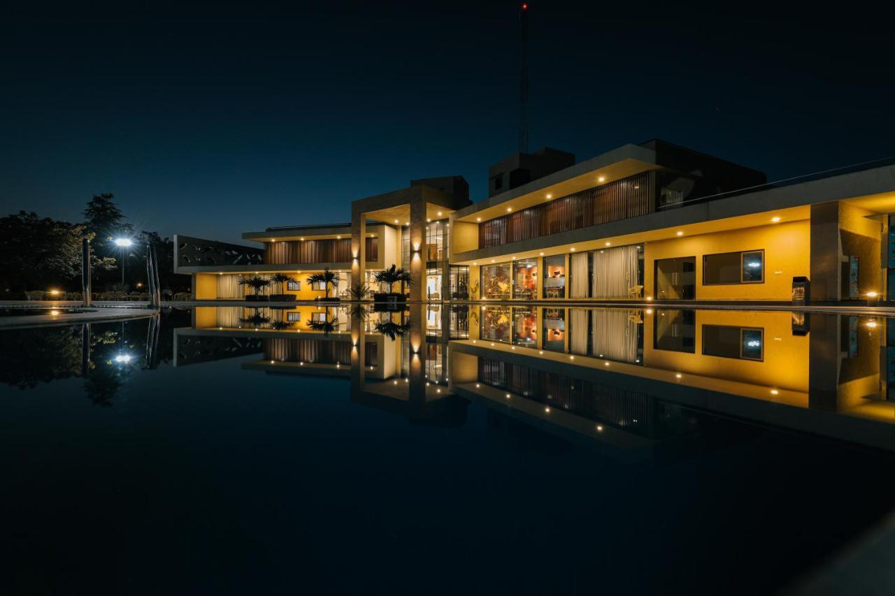 Отель Club Heaven Palanpur Экстерьер фото