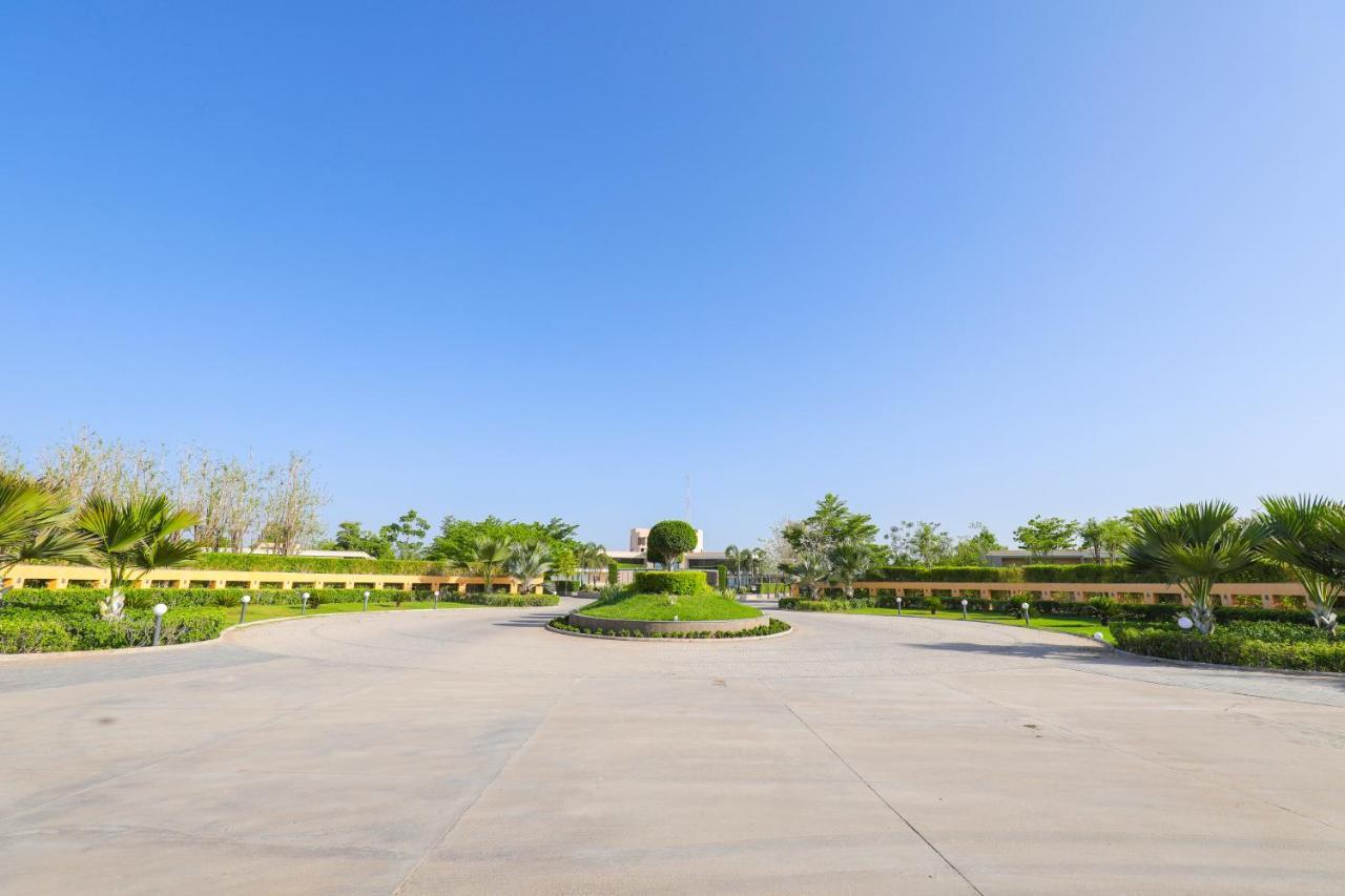 Отель Club Heaven Palanpur Экстерьер фото