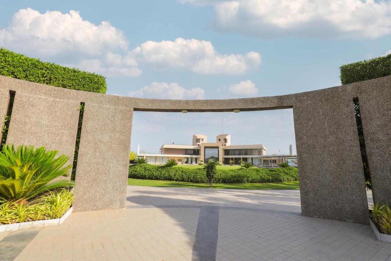 Отель Club Heaven Palanpur Экстерьер фото