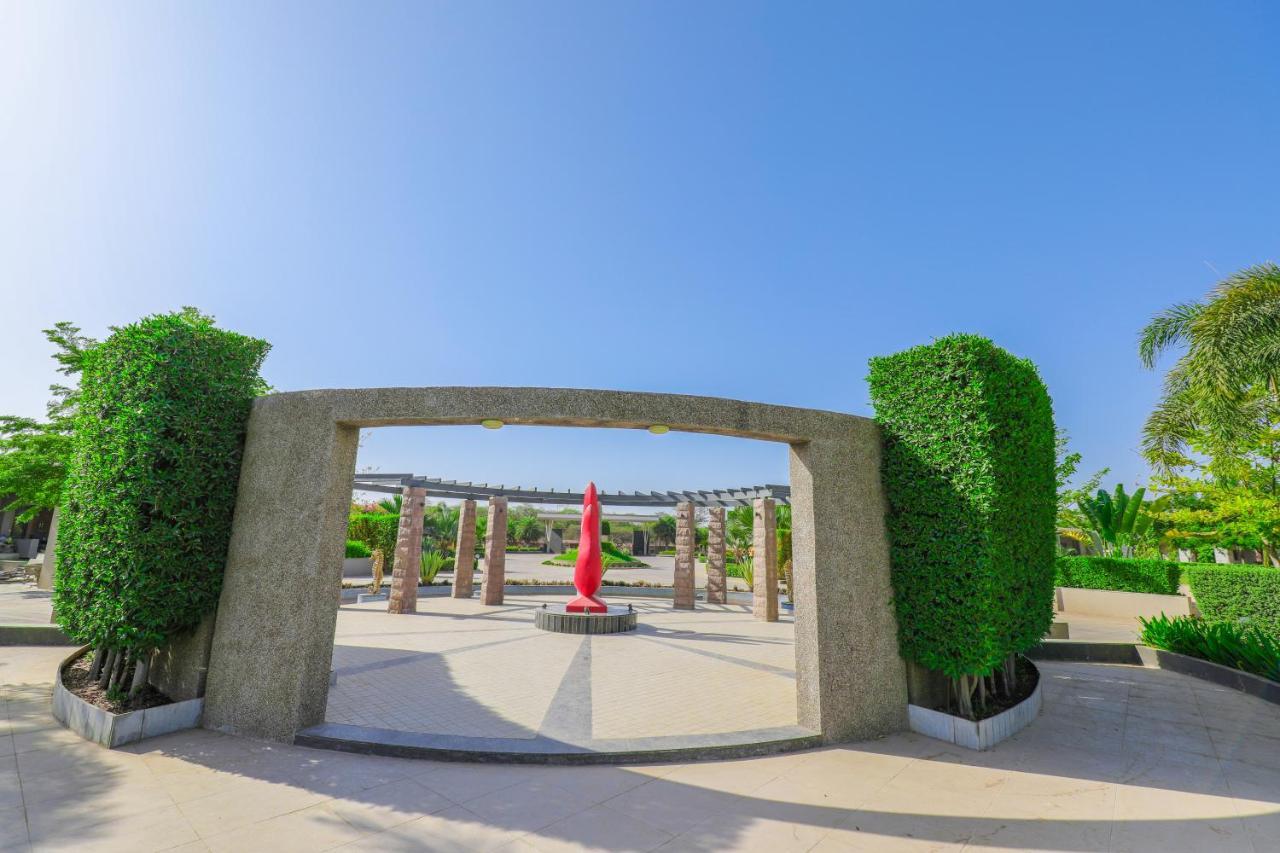 Отель Club Heaven Palanpur Экстерьер фото