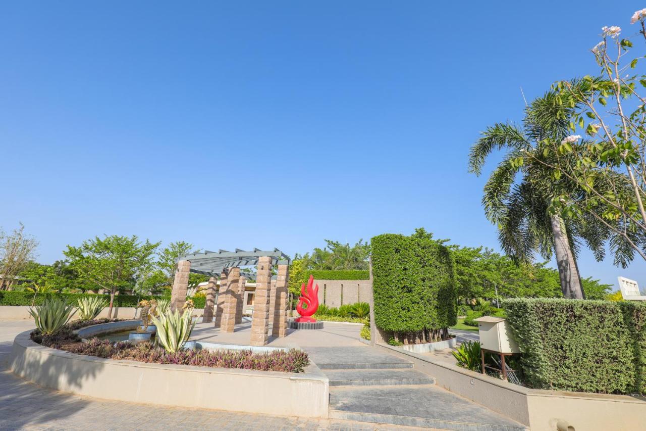 Отель Club Heaven Palanpur Экстерьер фото