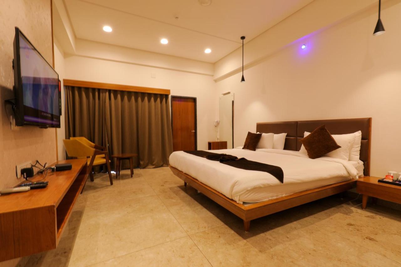 Отель Club Heaven Palanpur Экстерьер фото