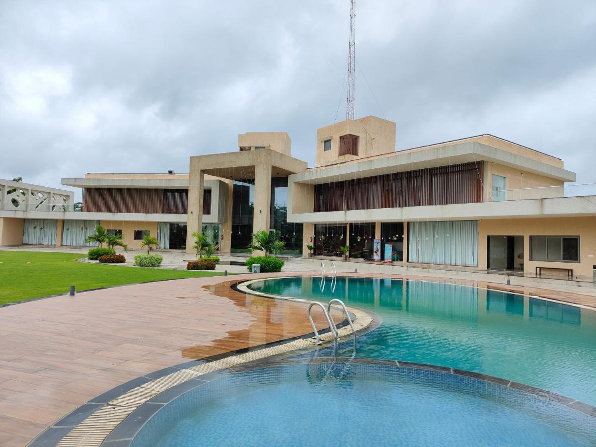 Отель Club Heaven Palanpur Экстерьер фото