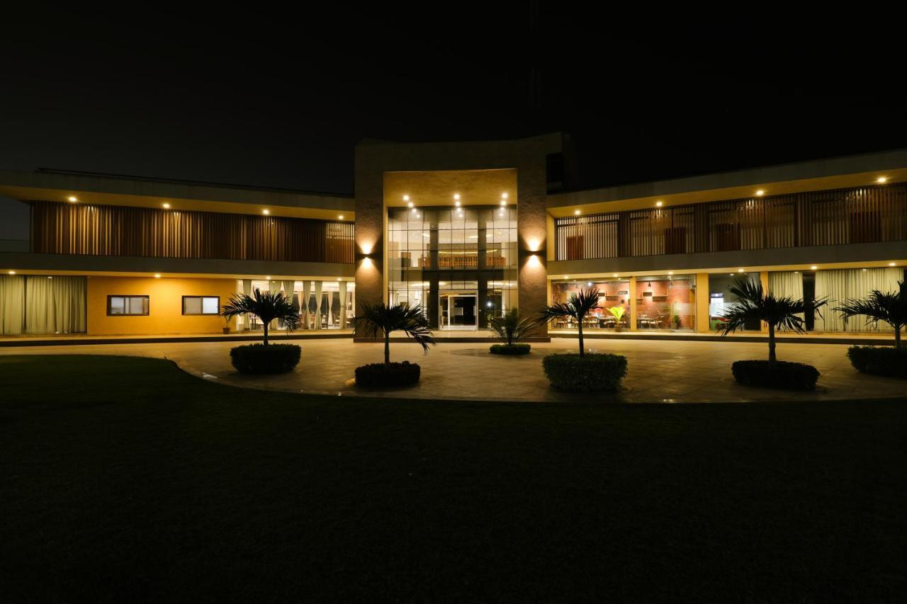 Отель Club Heaven Palanpur Экстерьер фото