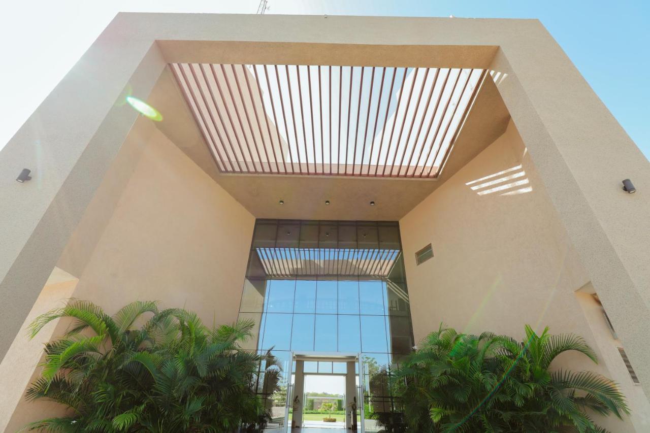 Отель Club Heaven Palanpur Экстерьер фото