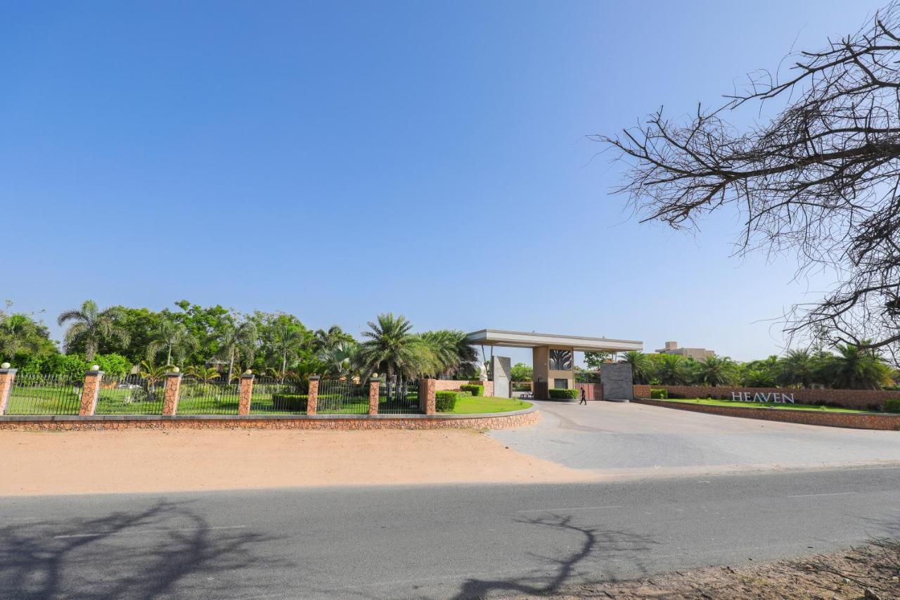 Отель Club Heaven Palanpur Экстерьер фото